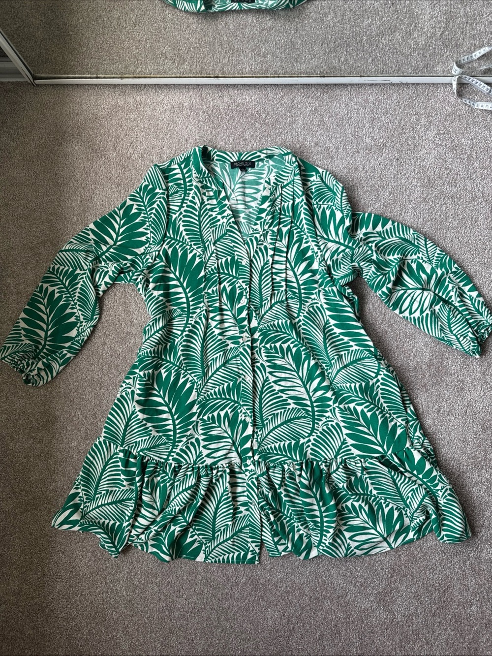 Rachel Zoe Emerald Green Leaf-Print Midi Dress with Ruffle Hem
